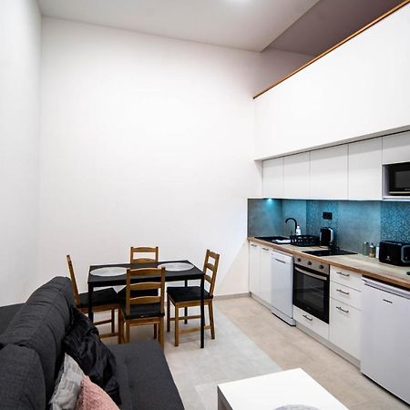Free Parking Basilica Rob'S Home - Ac, Wi-Fi, Smart Tv Budapest Bagian luar foto
